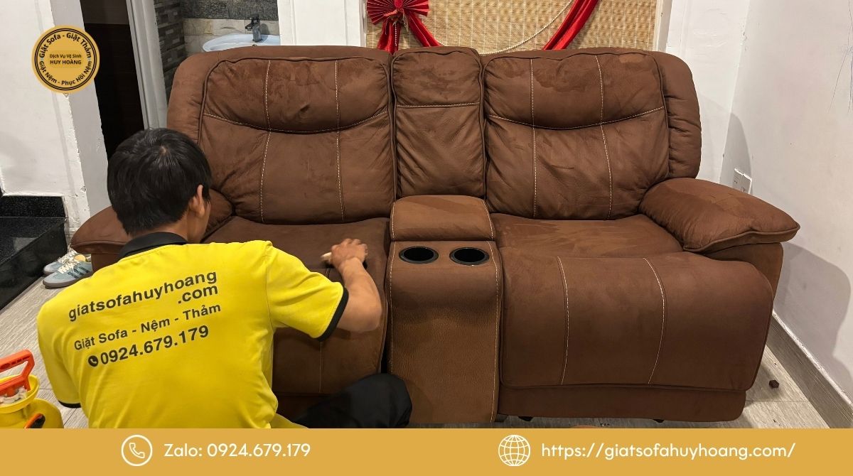 Dịch vụ giặt sofa tại Huy Hoàng có gì đặc biệt?