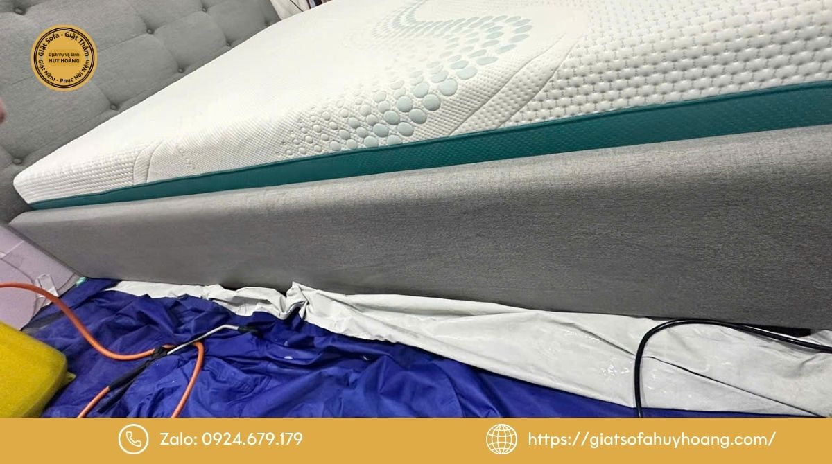 Nệm của hai bé thường xuyên bị tè dầm